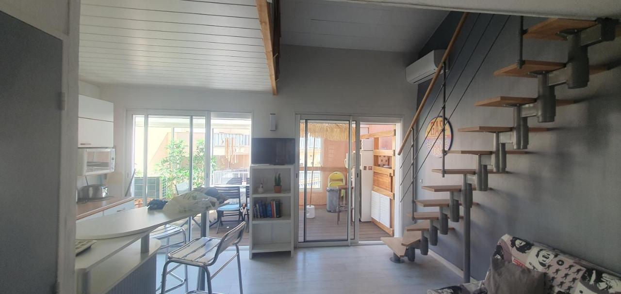 Joli Et Spacieux Studio Avec Garage Au Bord De Mer Fréjus Exterior foto